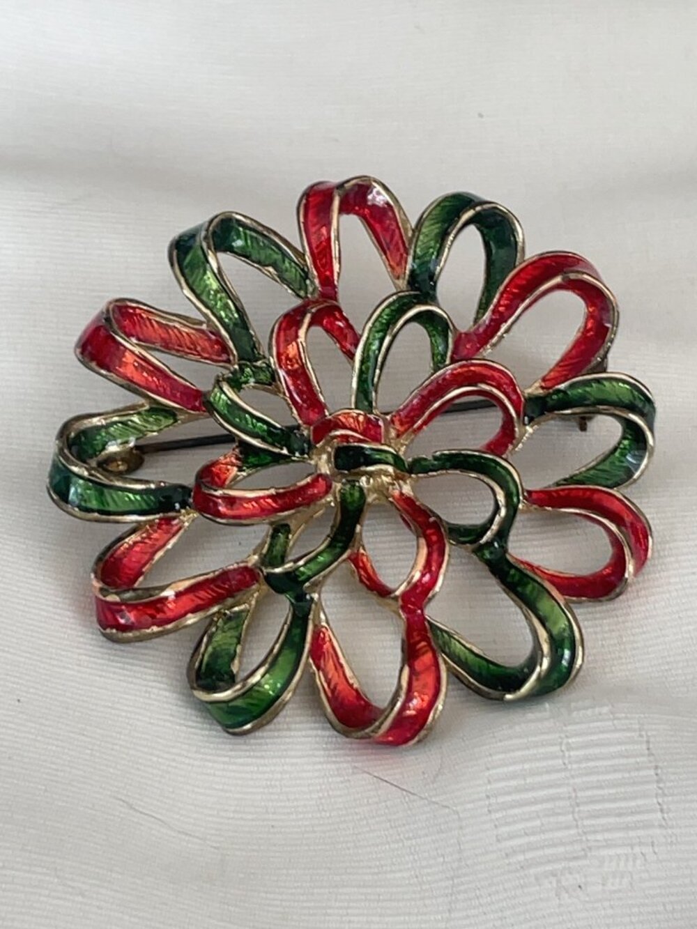 Vintage Red Green Looped Ribbon Christmas Brooch Gold Tone Holiday Pin